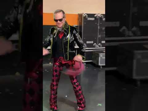 Thumbnail for Diamond Dave walkin' to the stage - Van Halen David Lee Roth #shorts by David Lee Roth