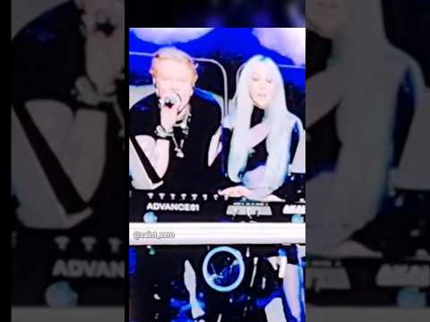 Thumbnail for Axl Rose scares Melissa Reese during Estranged (Brasília 2025) #gunsnroses #rock #music #axlrose by Melissa Reese