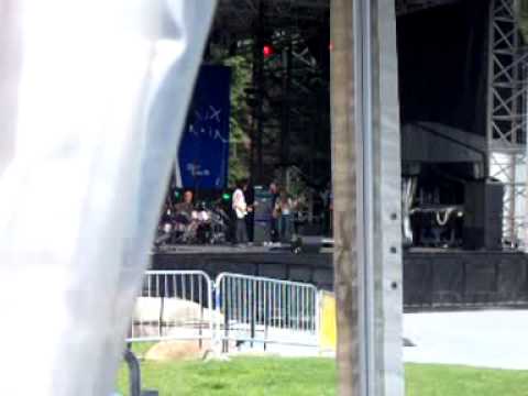 Thumbnail for JEFF BECK SOUNDCHECK @ QUEBEC 2009 by Jeff Beck