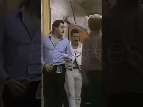 Thumbnail for MICHAEL JACKSON & FREDDIE MERCURY BACKSTAGE 😯 by Freddie Mercury